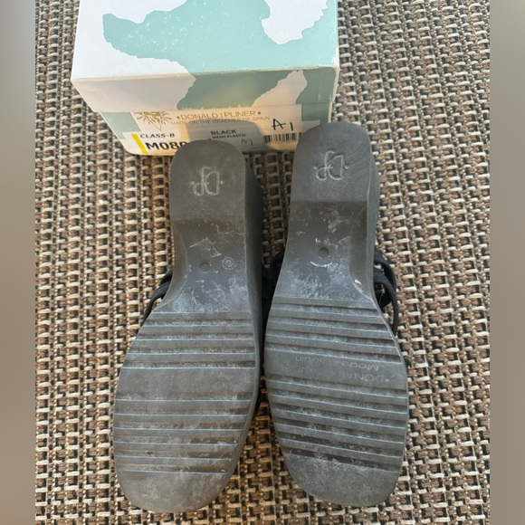 [Donald J. Pliner] Black Mesh Platform Sandals Sz: 8. - Picture 6 of 10